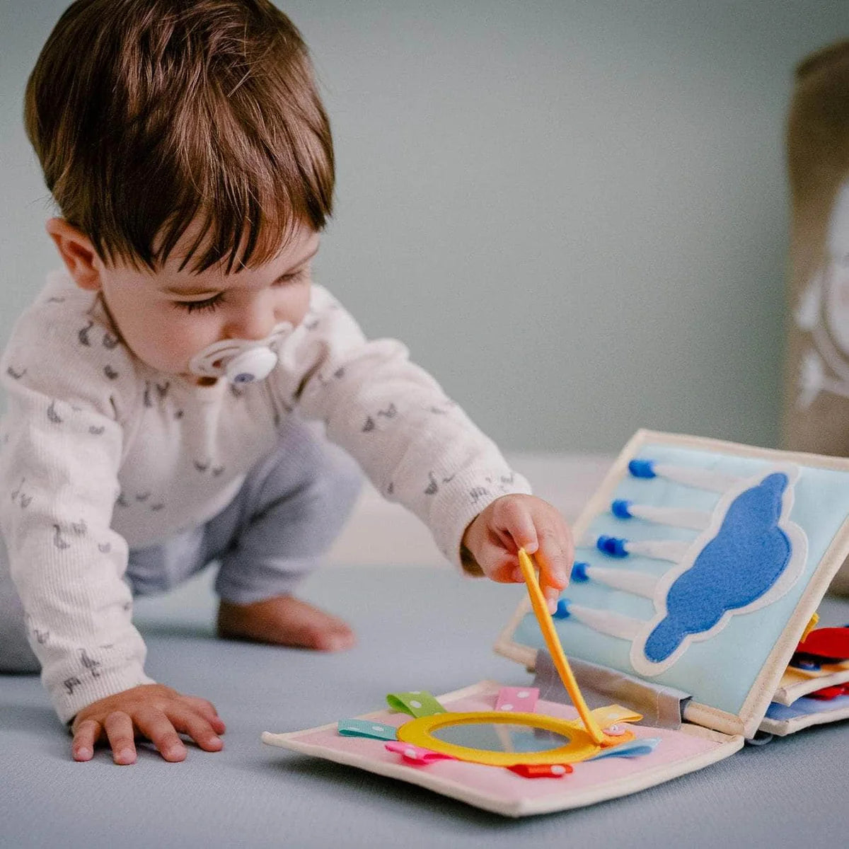 Jolly Designs Babybuch Happy Sheep
Mini Quiet Book