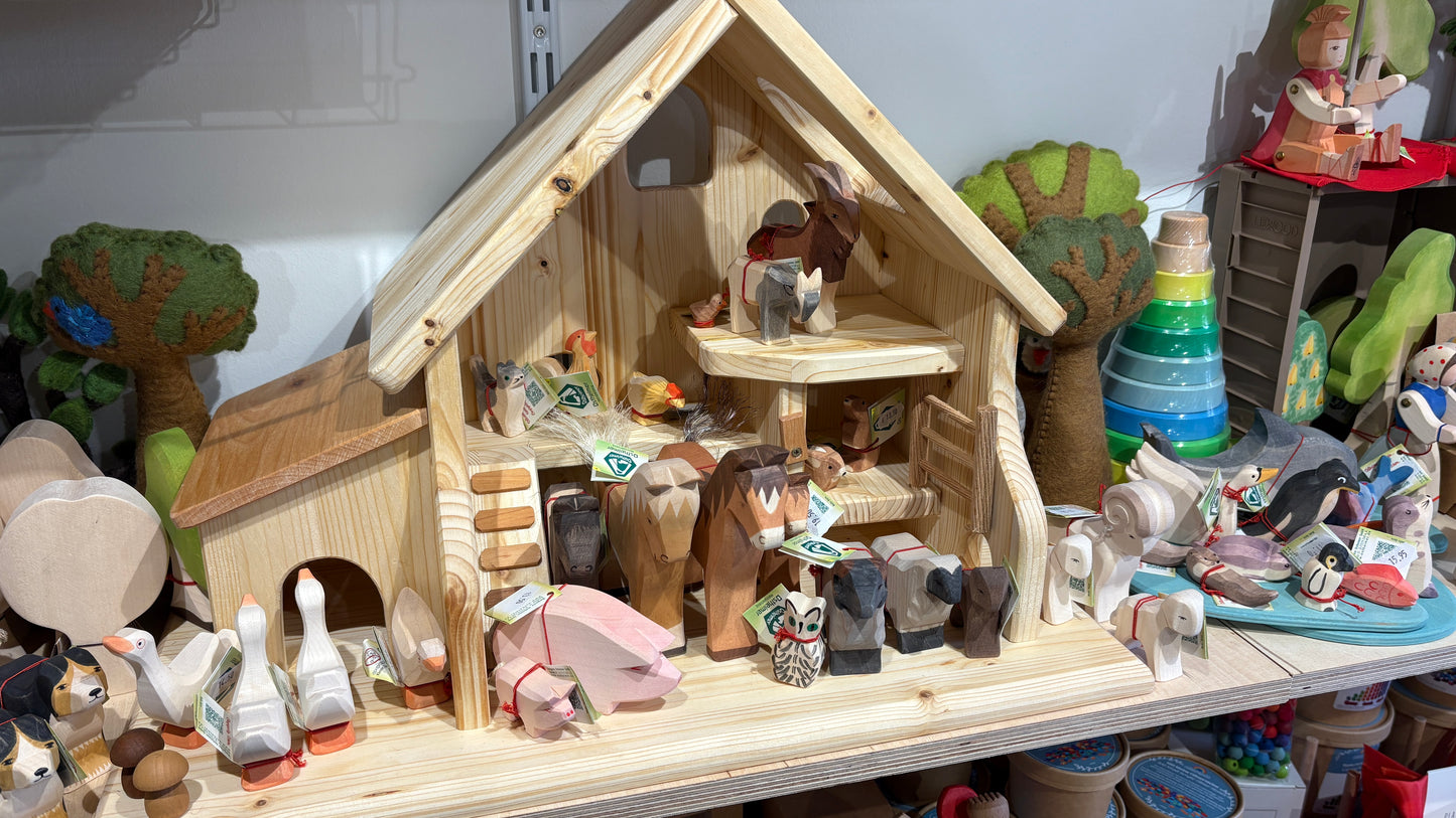 Drei Blätter Kleintierstall