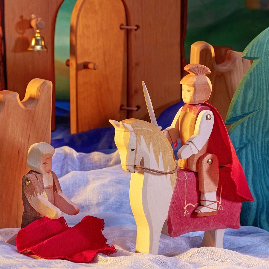 Ostheimer St. Martin mit Schwert und Umhang