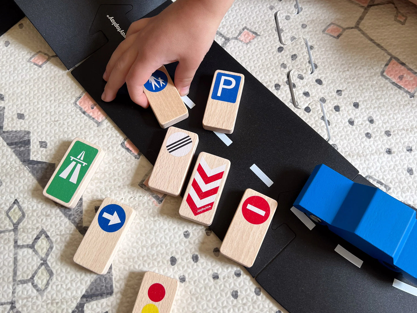 Waytoplay Roadblocks - Traffic Signs Verkehrsschilder