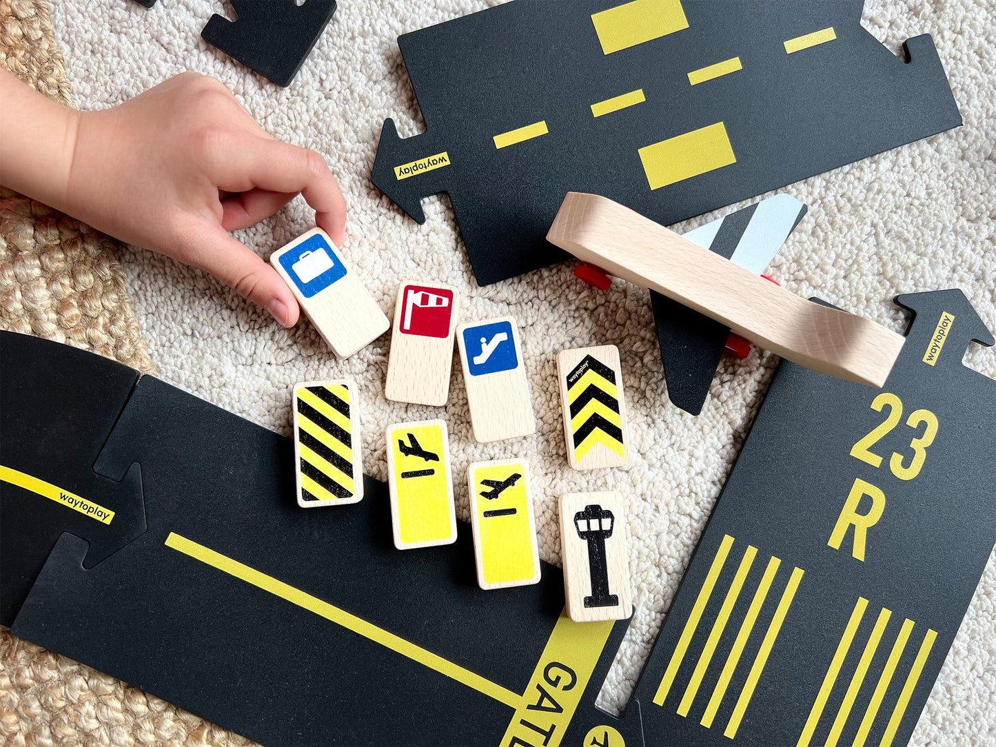 Waytoplay Roadblocks - Airport Signs