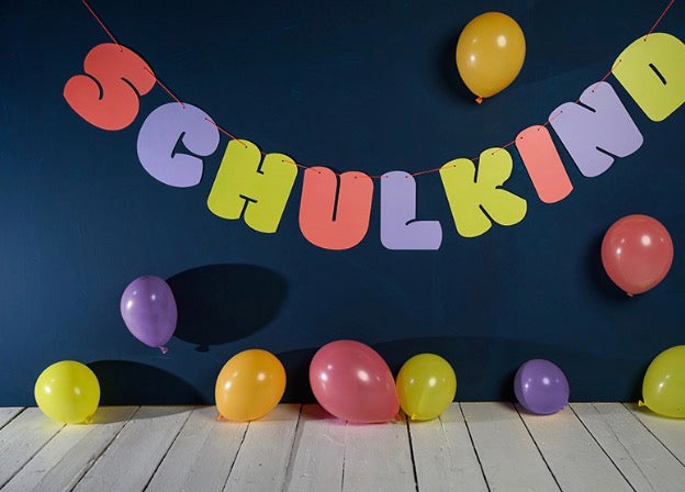 Ava Yves Girlande Schulkind