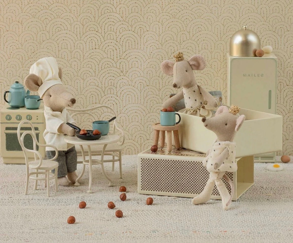 Maileg miniature furniture Café Set mouse Small