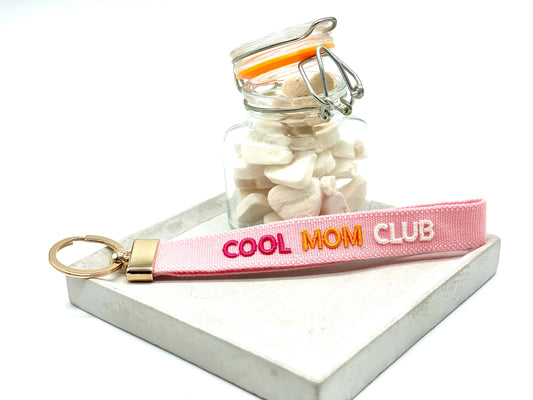 COOL MOM CLUB Schlüsselanhänger Keychain gewebt - bestickt