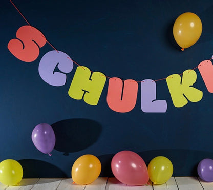 Ava Yves Girlande Schulkind
