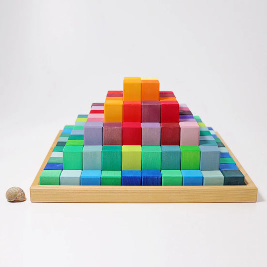 Grimm‘s große Stufenpyramide bunt