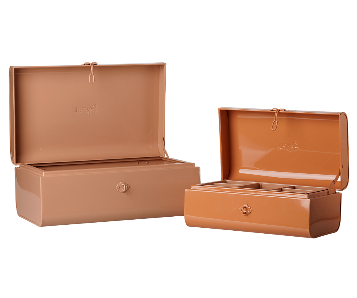 Maileg Storage suitcase set – Powder/Coral w. tray