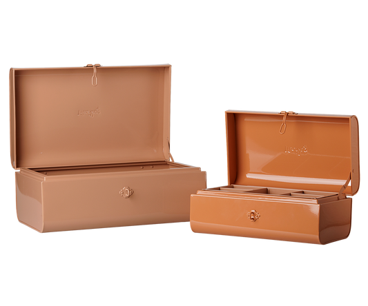 Maileg Storage suitcase set – Powder/Coral w. tray
