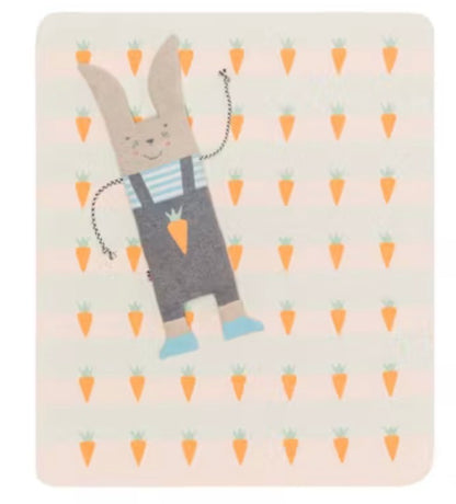 David Fussenegger Decke in Puppe Hase