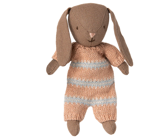 Maileg Hase, Mikro - Braun - Dusty Rose Strickanzug