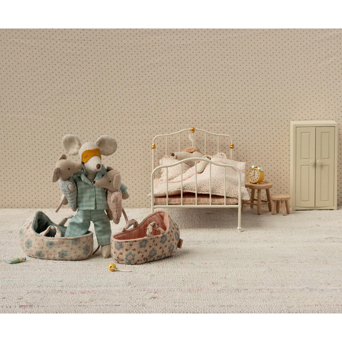 Maileg Babymaus in Tragetasche rosa