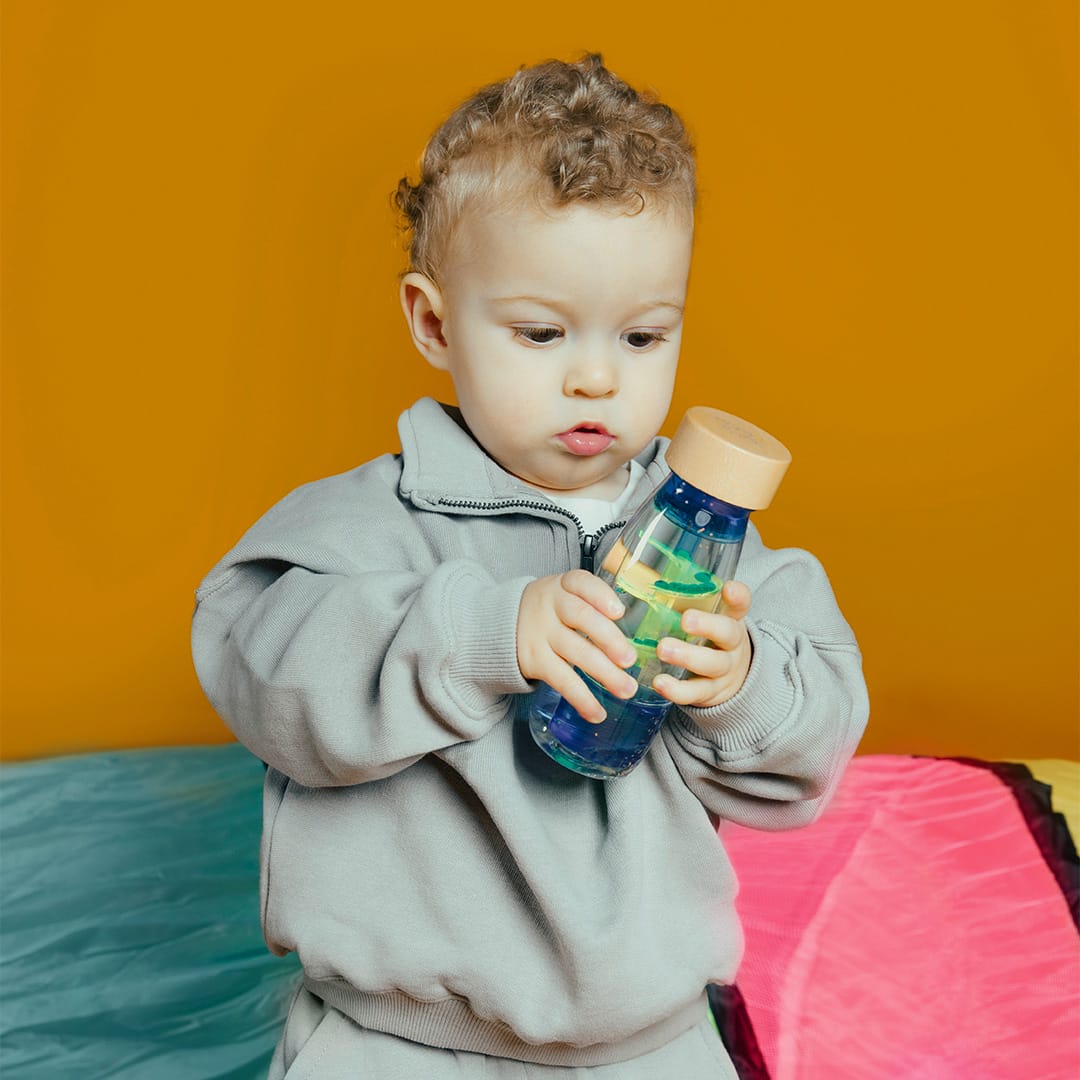 Petit boum Sensorikflasche move Spiral blau