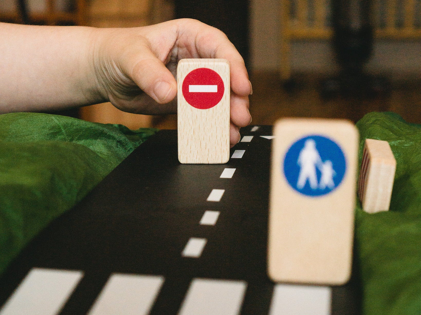 Waytoplay Roadblocks - Traffic Signs Verkehrsschilder