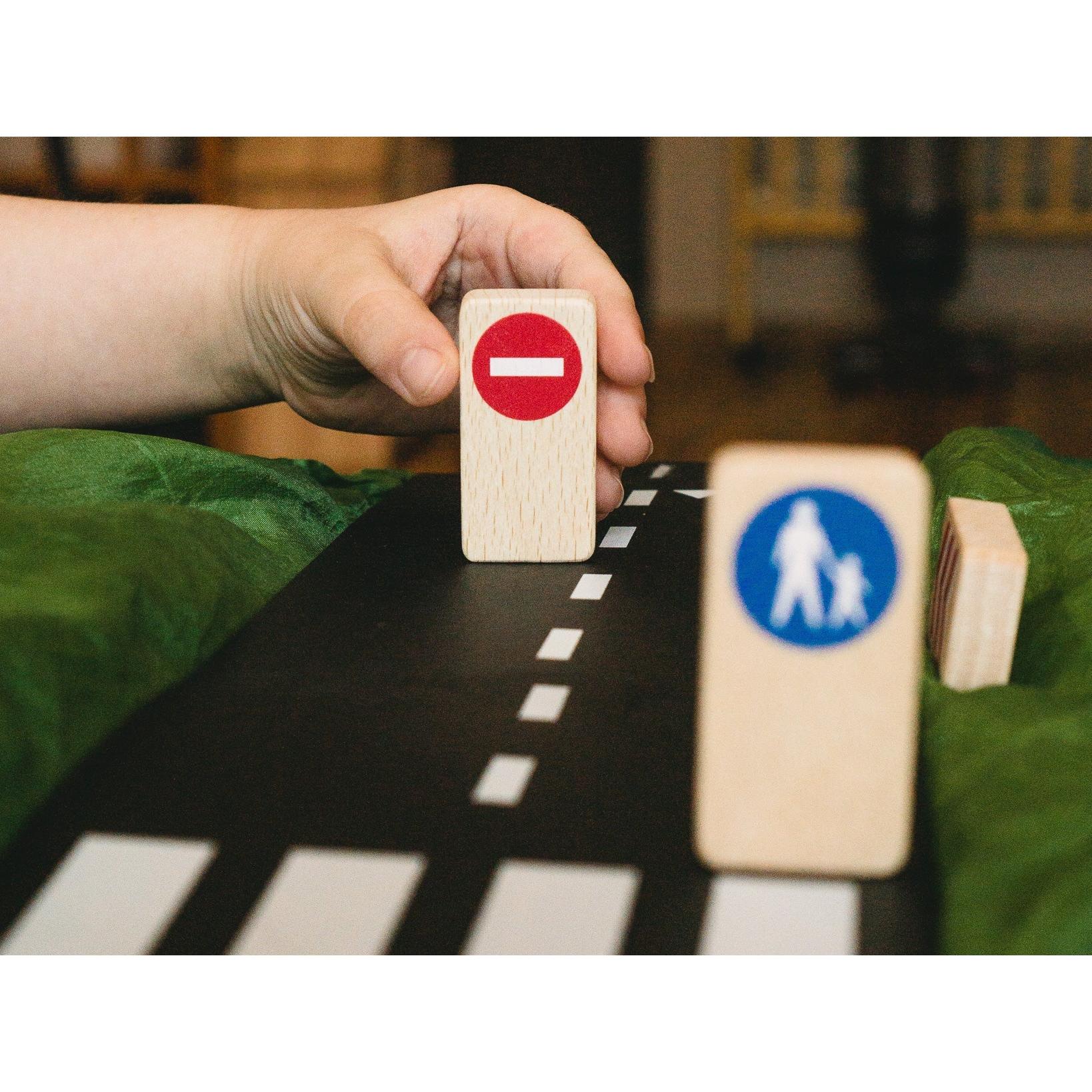 Waytoplay Roadblocks - Traffic Signs Verkehrsschilder