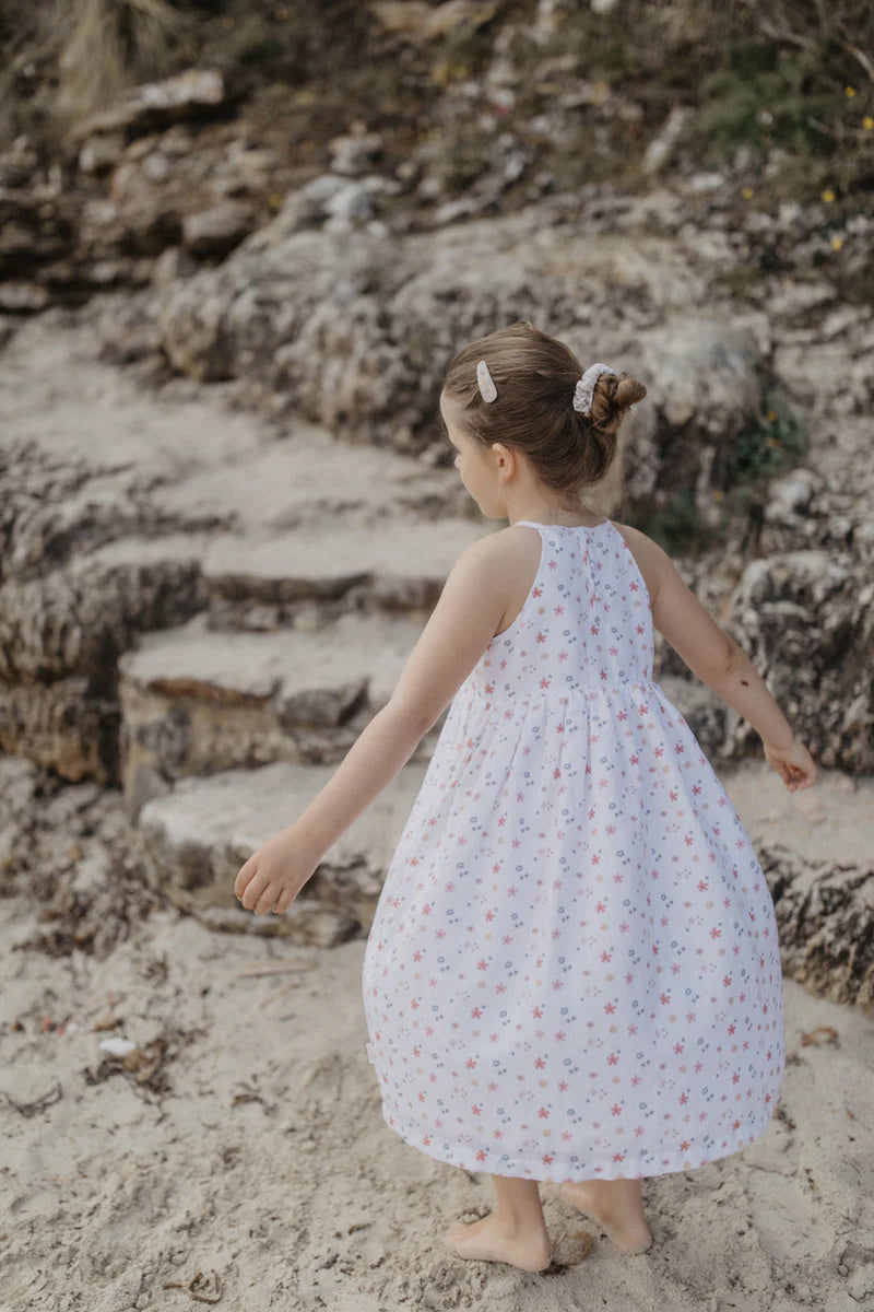 Leevje Kleid Flowers weiß